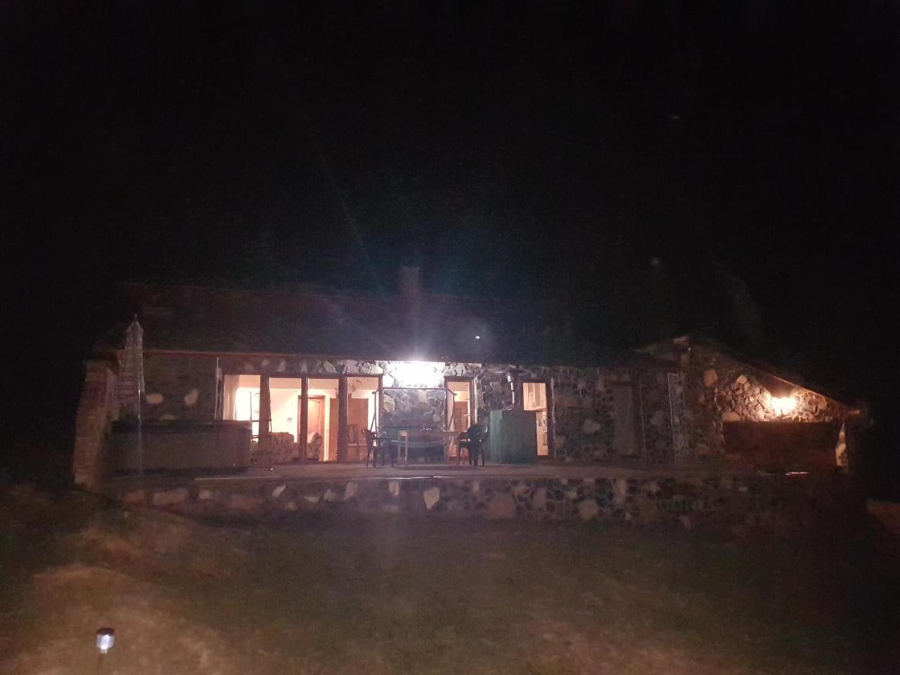 Old Stone Villa Obarok Bagian luar foto